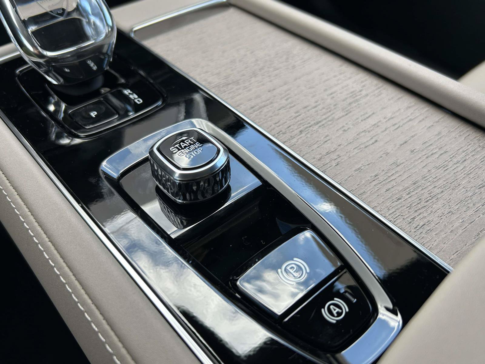 New 2026 Volvo XC90 B5 Core AWD/4WD image 29