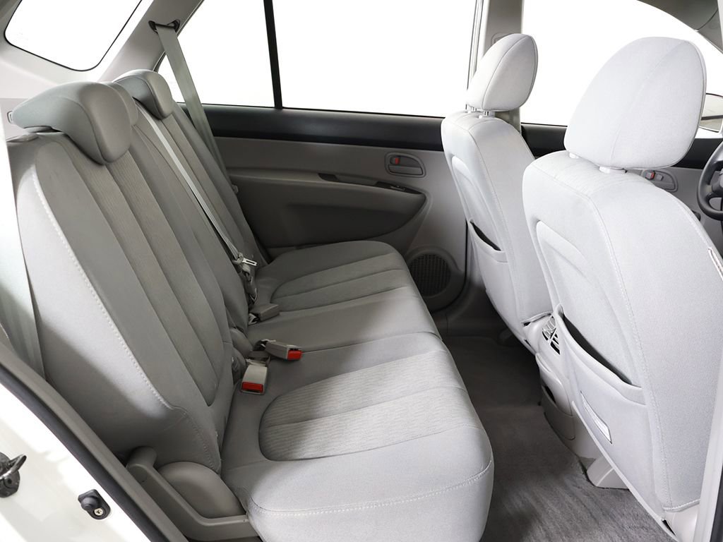 Used 2007 Kia Rondo LX w/ Convenience Pkg image 28