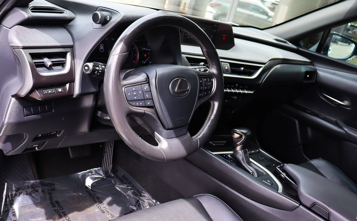 Used 2019 Lexus UX 200 w/ Premium Package FWD image 39