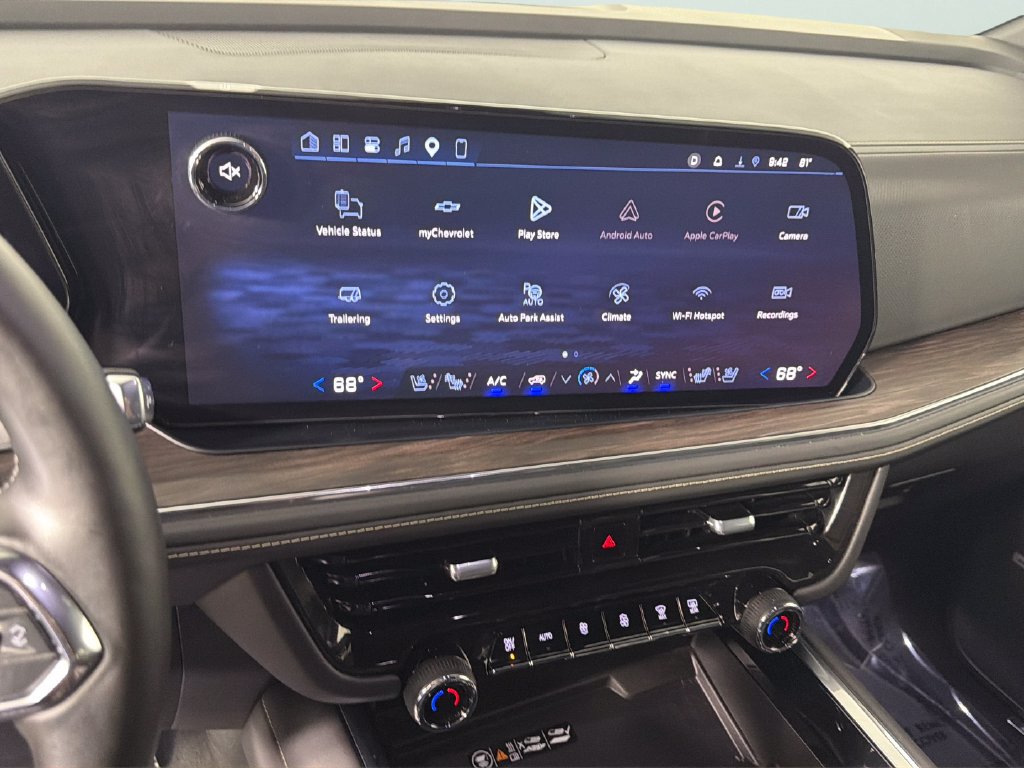 Used 2026 Chevrolet Suburban Premier AWD/4WD image 24