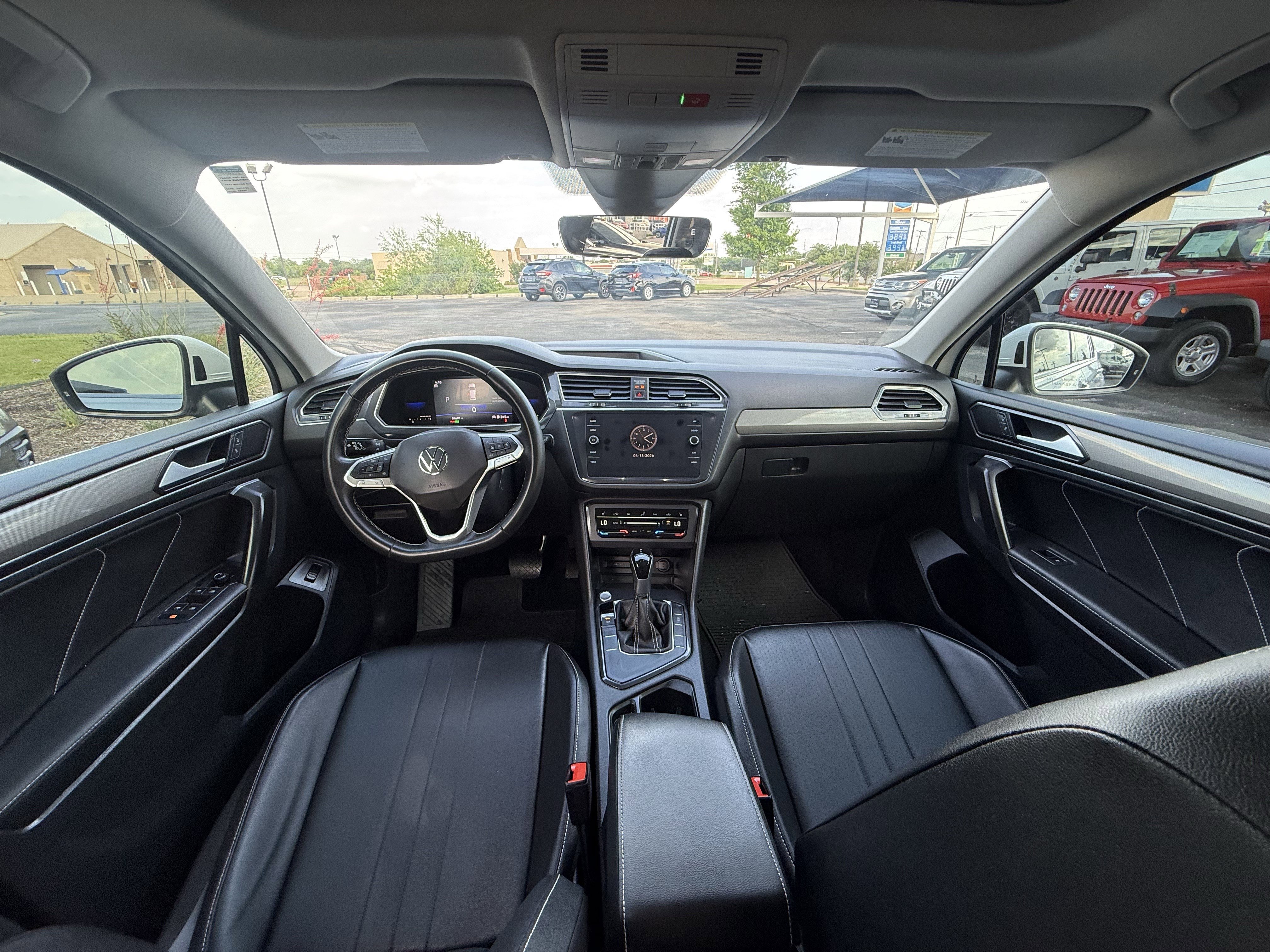 Used 2022 Volkswagen Tiguan SE FWD image 24