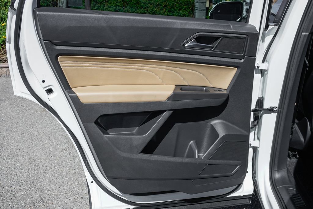 Used 2023 Volkswagen Atlas Cross Sport SE image 40