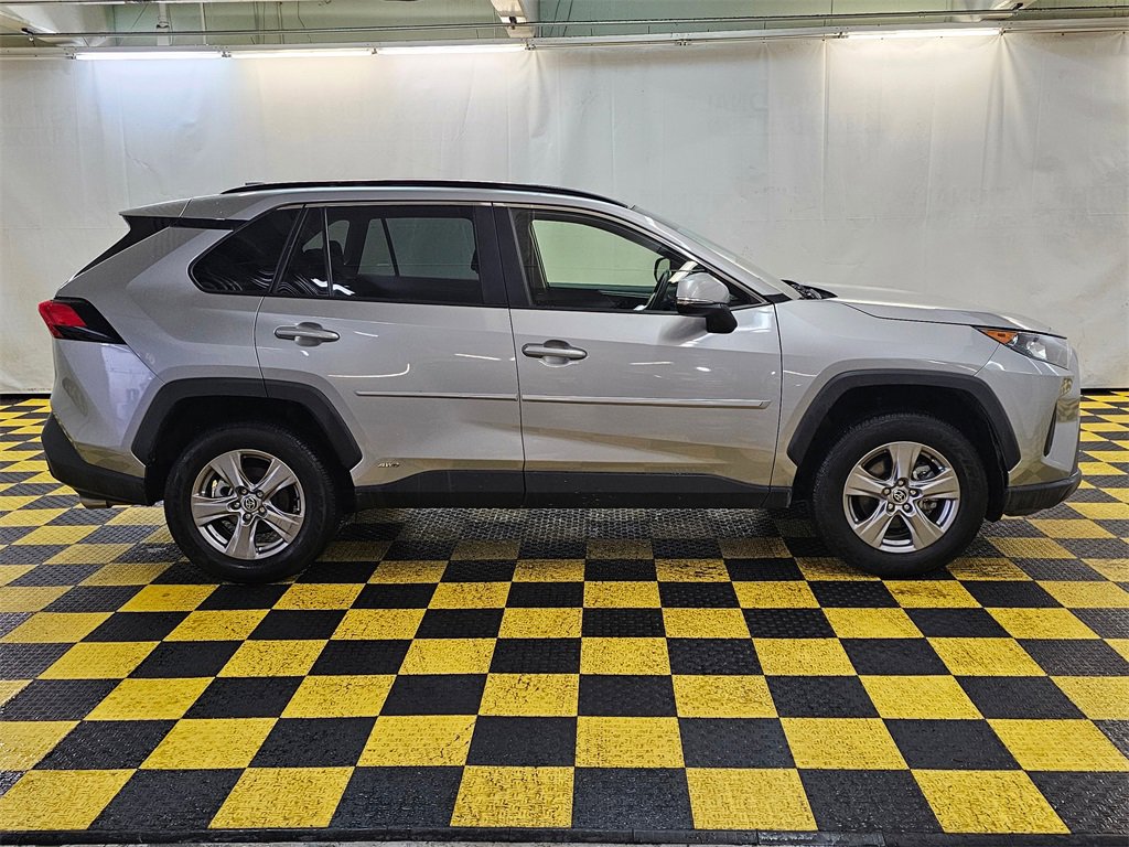 Used 2022 Toyota RAV4 LE image 2