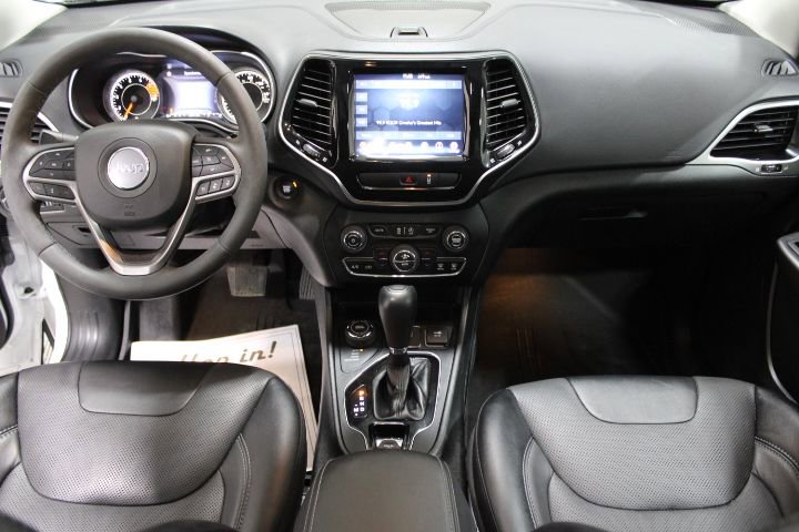 Used 2022 Jeep Cherokee Limited image 2