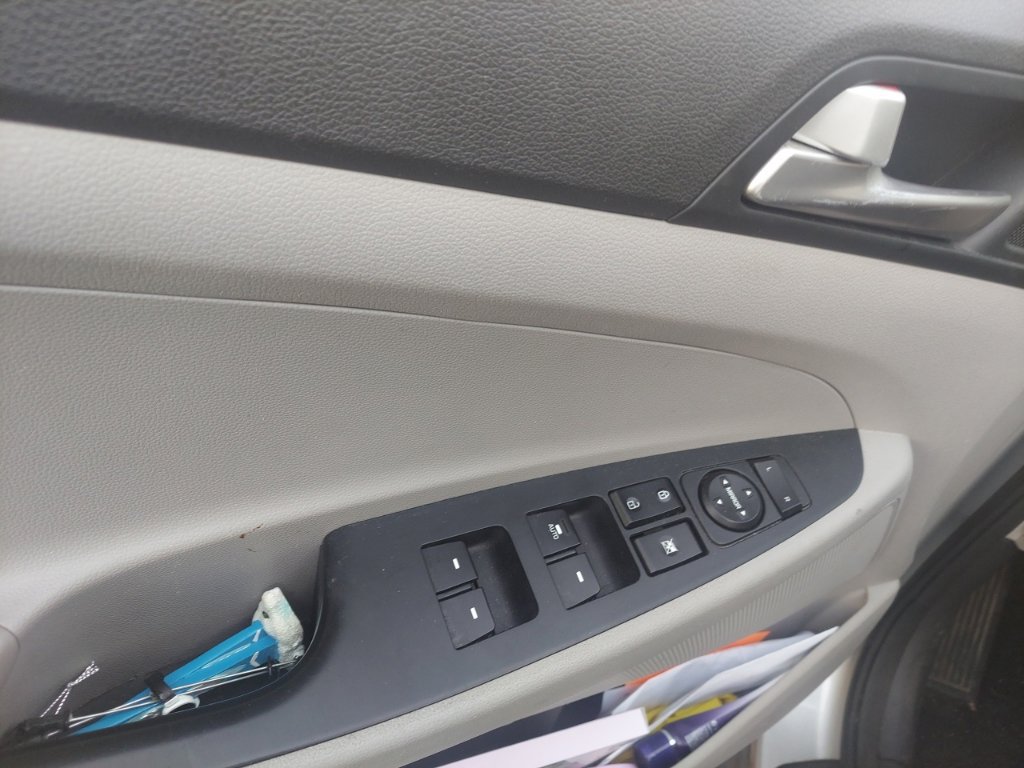 Used 2019 Hyundai Tucson Value AWD/4WD image 11