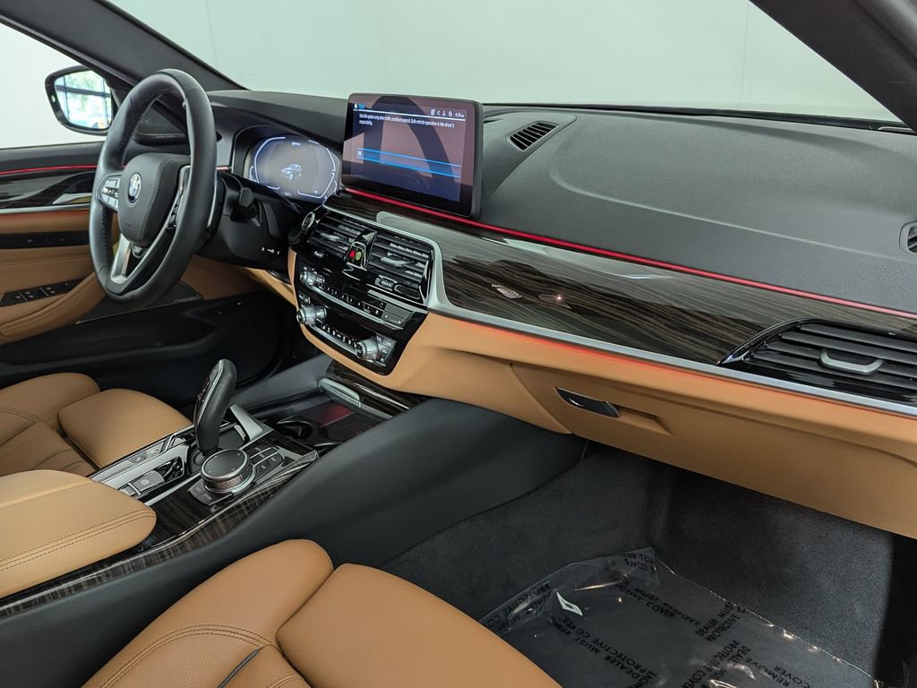 Certified 2023 BMW 530e xDrive w/ Premium Package AWD/4WD image 28