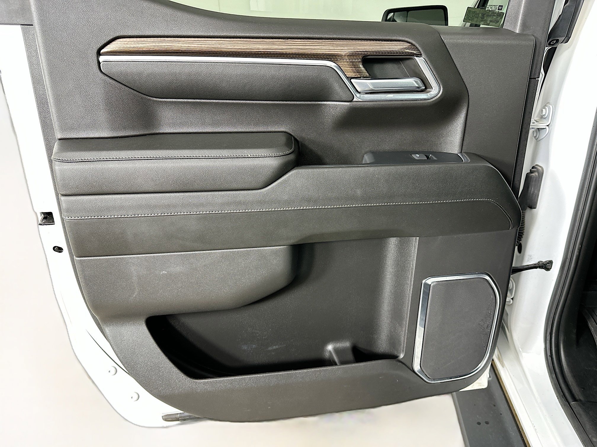 Used 2024 Chevrolet Silverado 1500 LT Trail Boss w/ Protection Package image 26