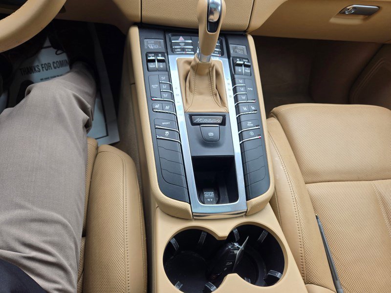 Used 2016 Porsche Macan S image 14