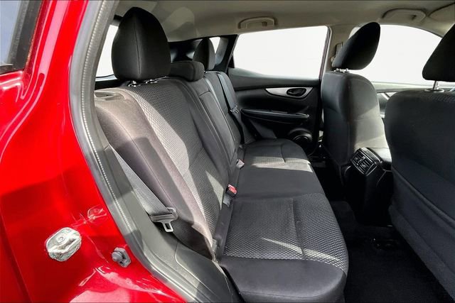 Used 2019 Nissan Rogue Sport S image 17