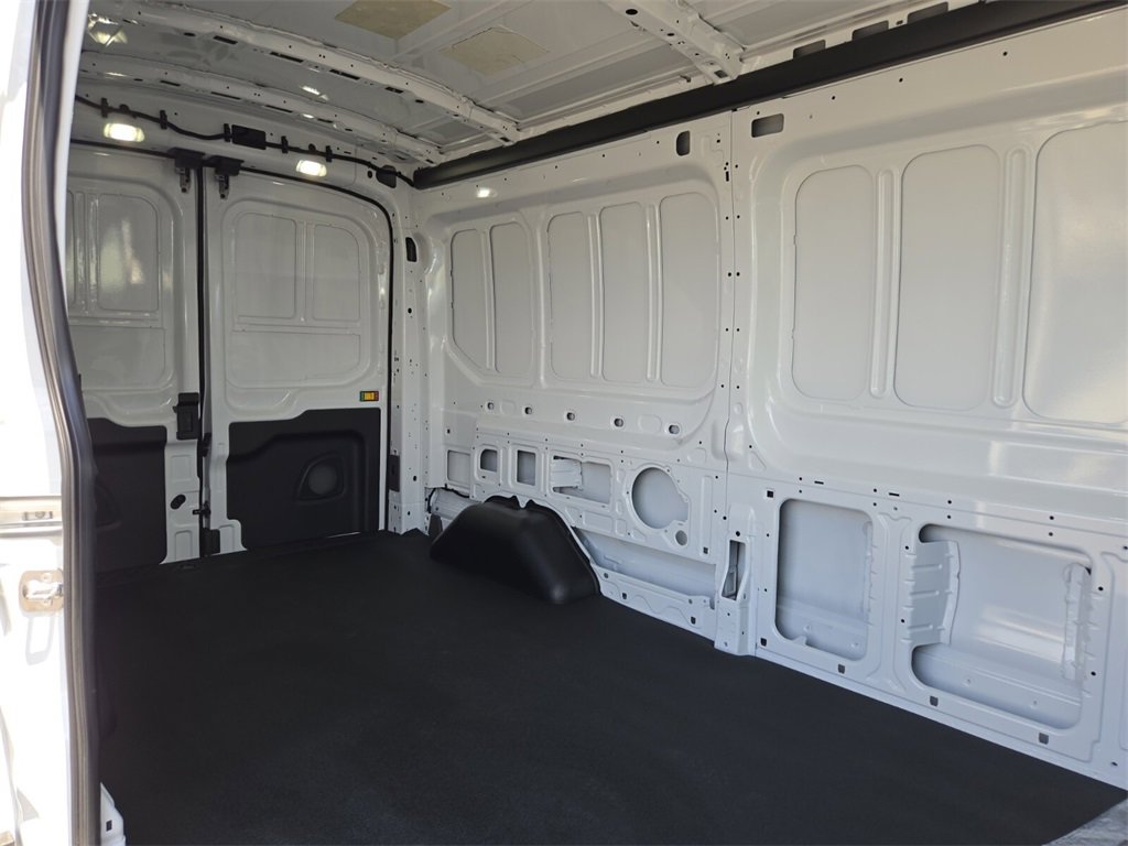 New 2025 Ford Transit 250 148 Medium Roof image 11
