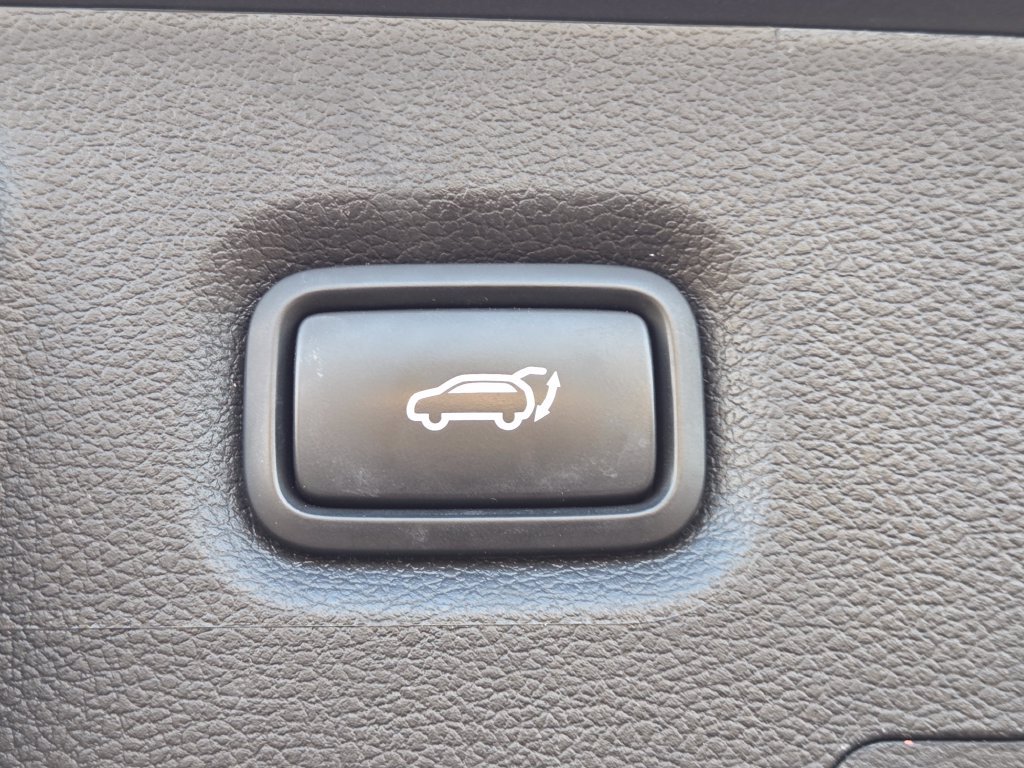 Used 2020 Hyundai Santa Fe Limited AWD/4WD image 19