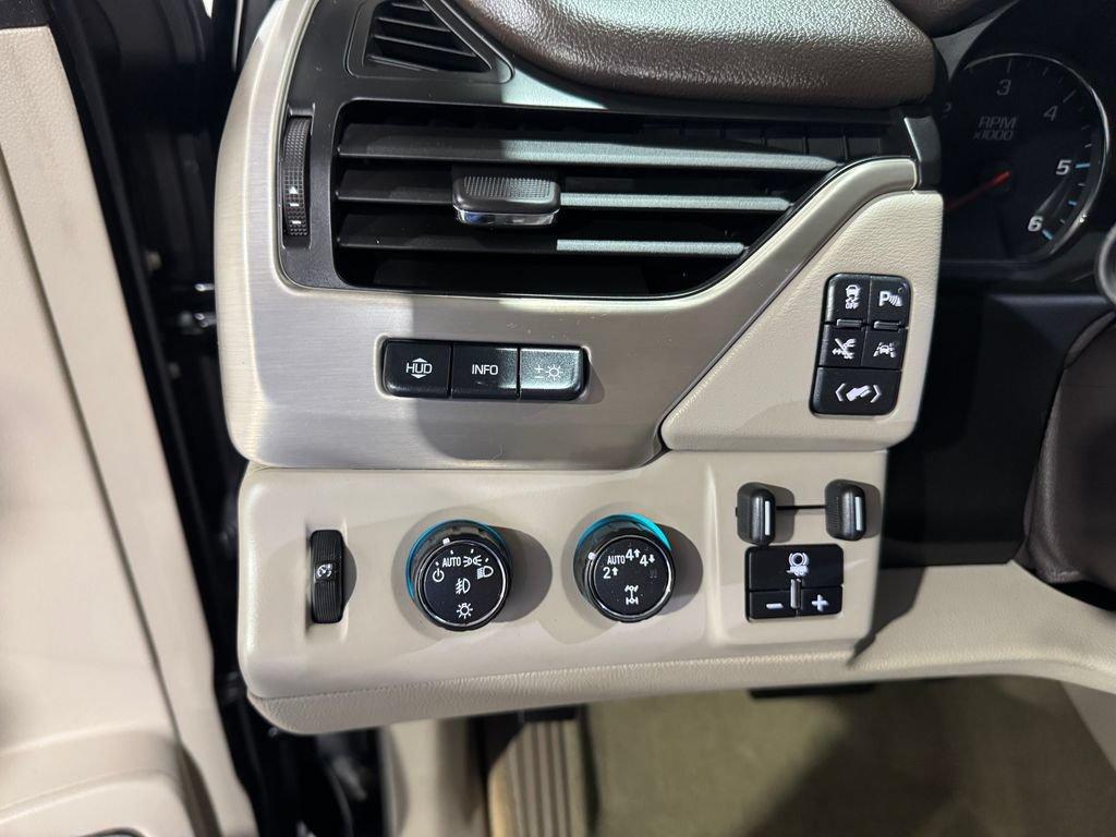 Used 2018 GMC Yukon Denali w/ Open Road Package AWD/4WD image 36