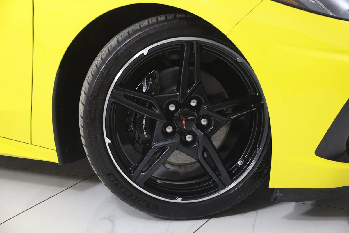 Used 2025 Chevrolet Corvette Stingray Premium Cpe w/ Stealth Interior Trim Package image 17
