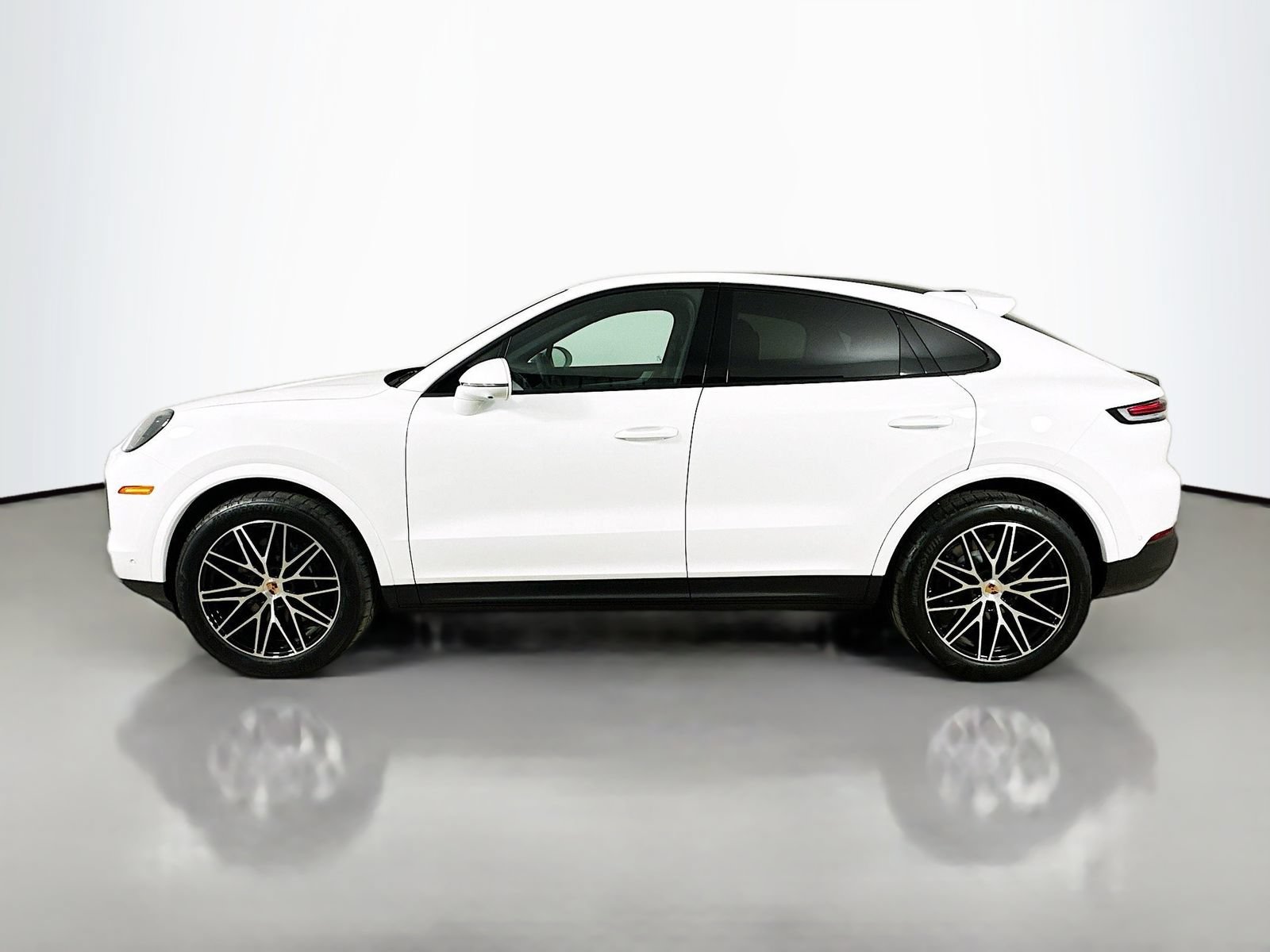 New 2026 Porsche Cayenne Coupe AWD/4WD image 8