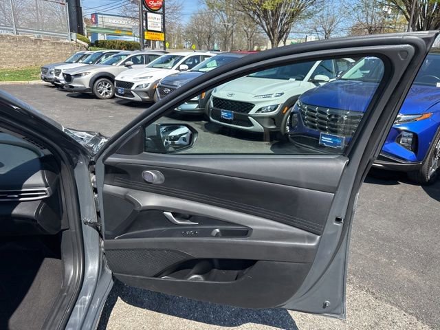 Certified 2024 Hyundai Elantra SEL image 29