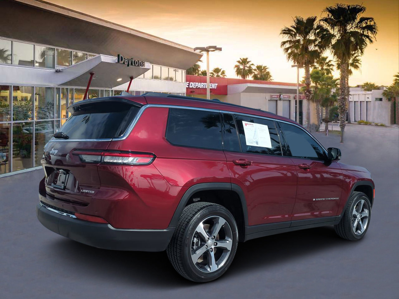 Used 2025 Jeep Grand Cherokee L Limited image 3