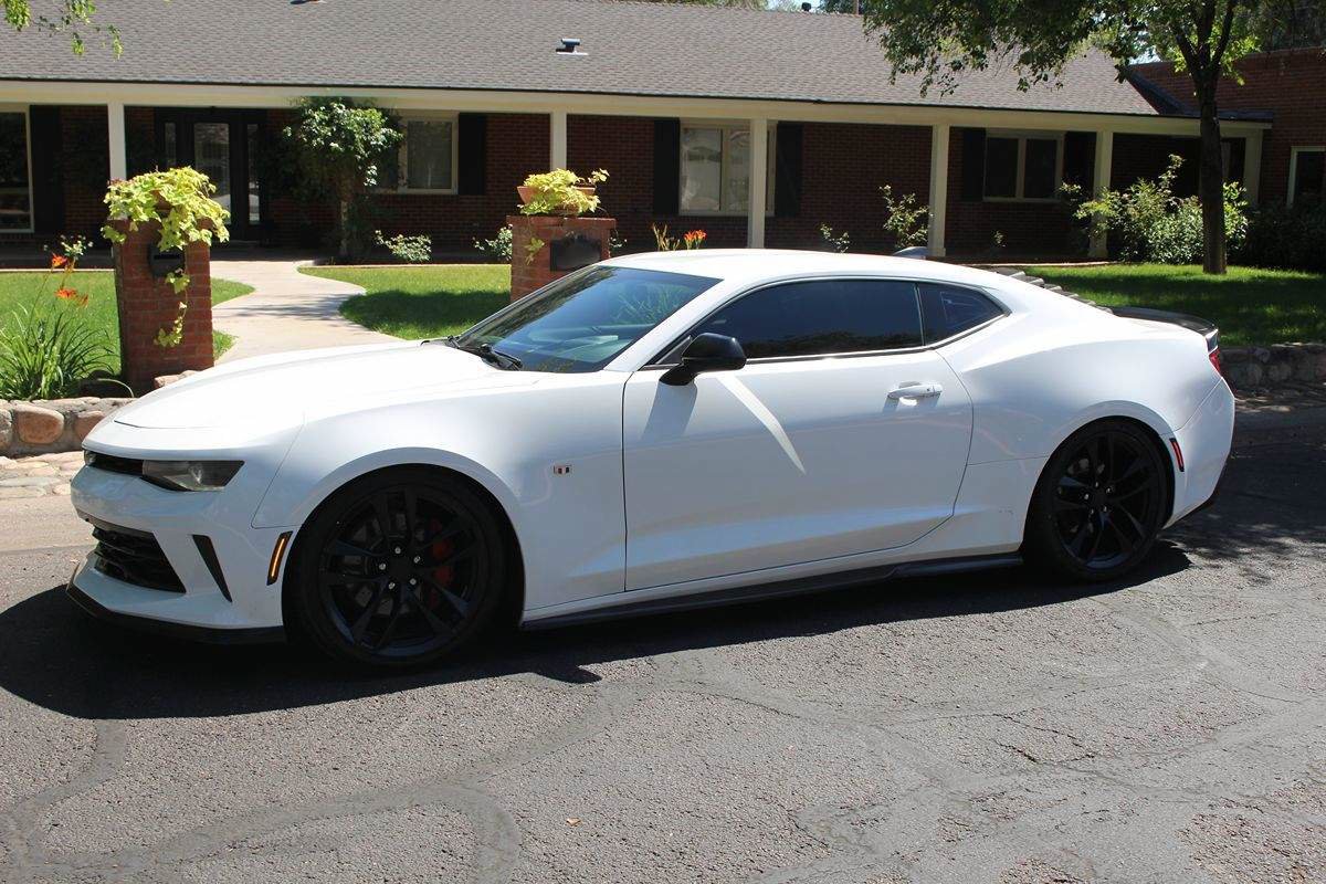 Used 2017 Chevrolet Camaro LT RWD image 39