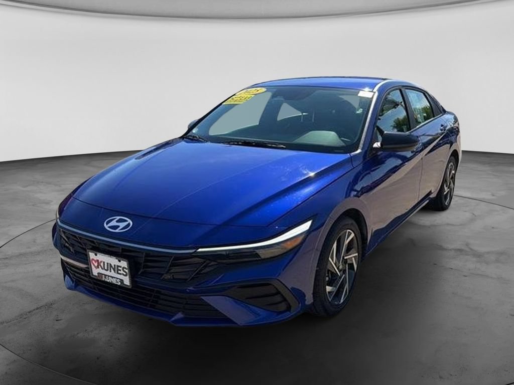 Certified 2025 Hyundai Elantra SEL FWD image 4