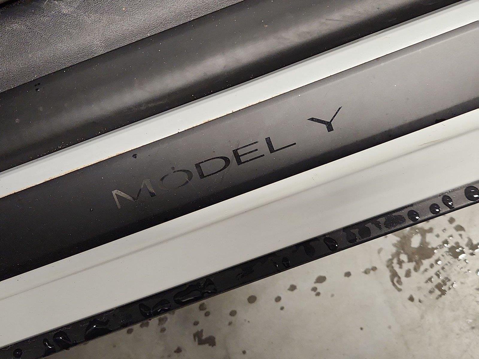 Used 2021 Tesla Model Y Long Range AWD/4WD image 31