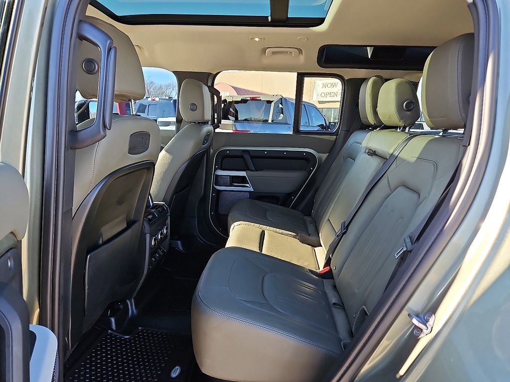 Used 2021 Land Rover Defender 110 SE image 8