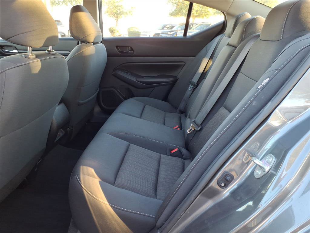 Used 2024 Nissan Altima 2.5 SV image 15