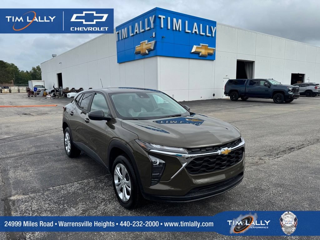 Used 2024 Chevrolet Trax LS w/ Driver Confidence Package