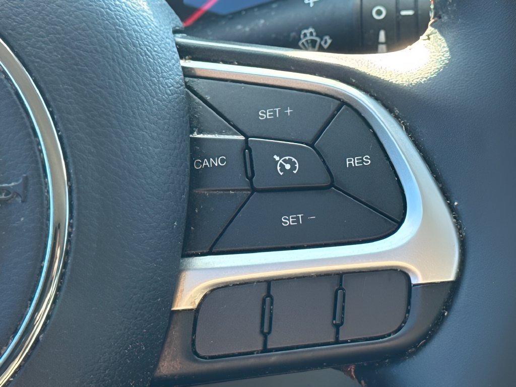 Used 2019 Jeep Compass Latitude w/ Popular Equipment Group FWD image 15
