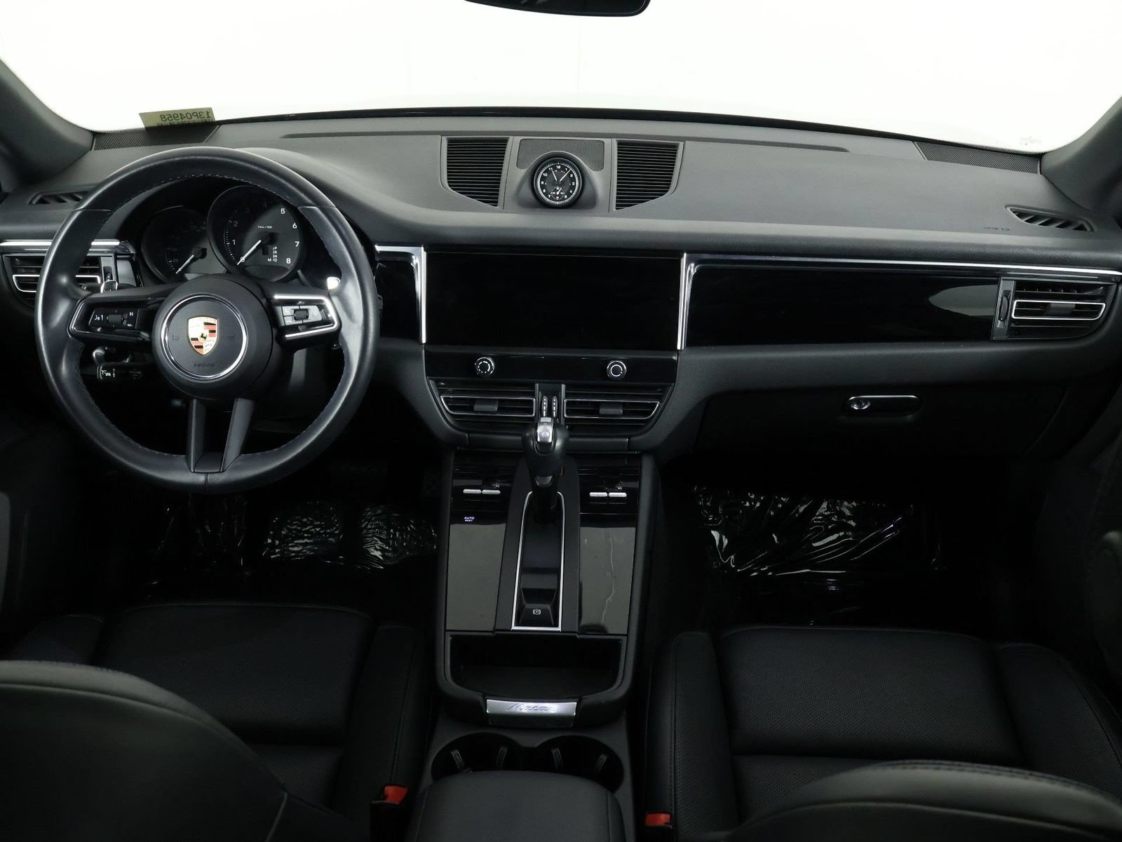 Certified 2023 Porsche Macan AWD/4WD image 11