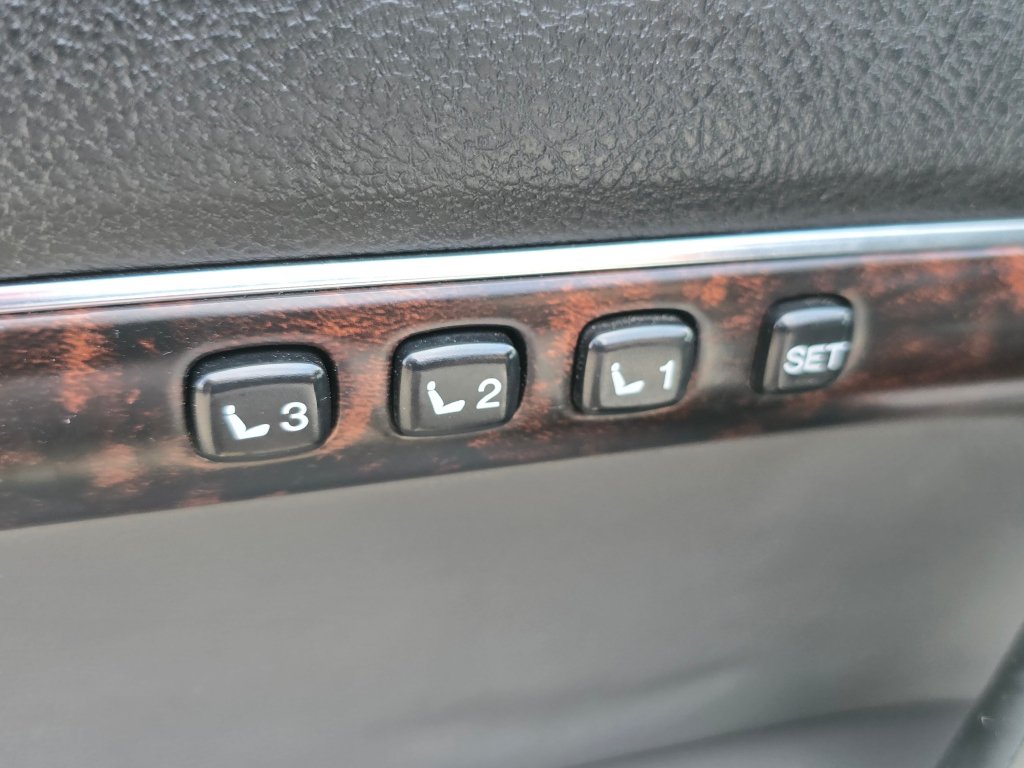 Used 2009 Toyota Land Cruiser AWD/4WD image 38