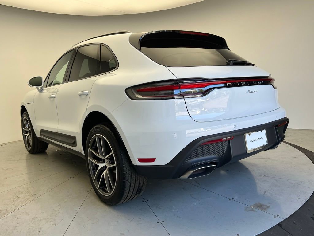 Used 2026 Porsche Macan AWD/4WD image 3
