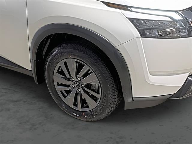 Used 2024 Nissan Pathfinder SV AWD/4WD image 15