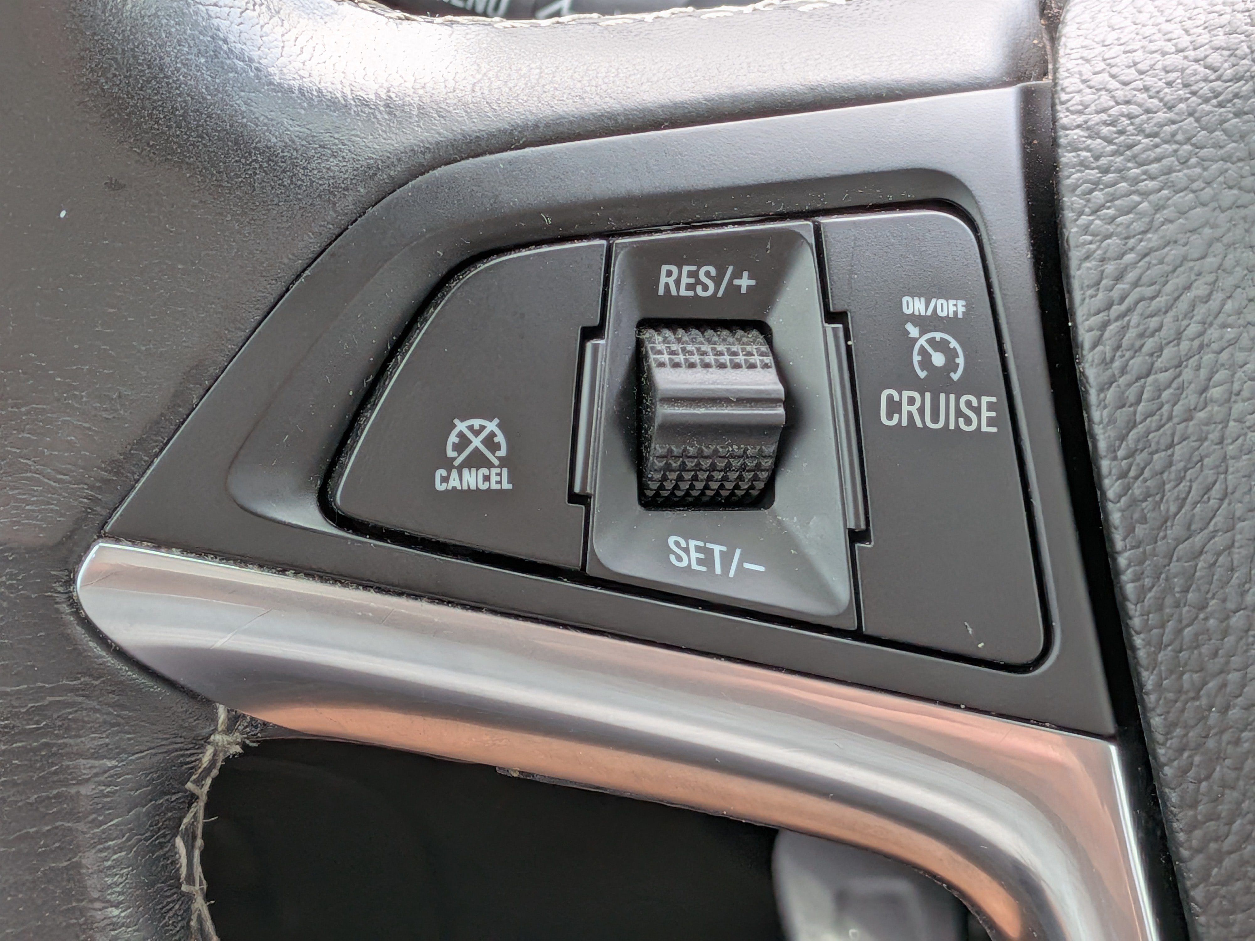Certified 2022 Buick Encore Preferred w/ Safety Package AWD/4WD image 25