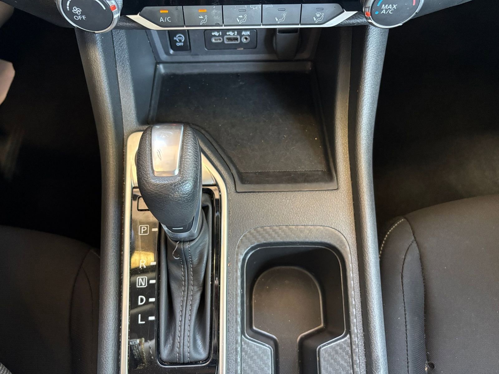 Used 2025 Nissan Sentra SV image 39