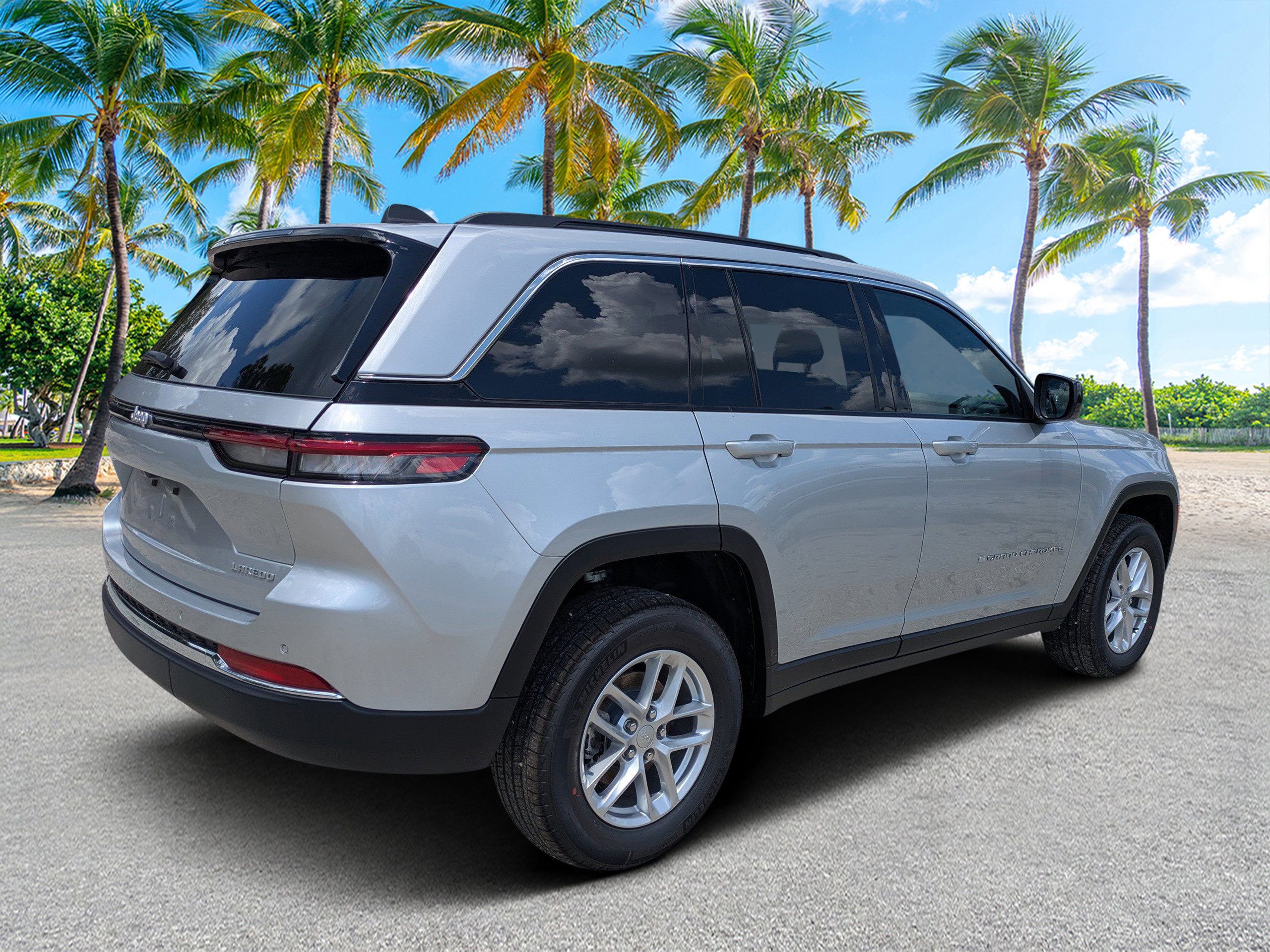 New 2026 Jeep Grand Cherokee Laredo X RWD image 3