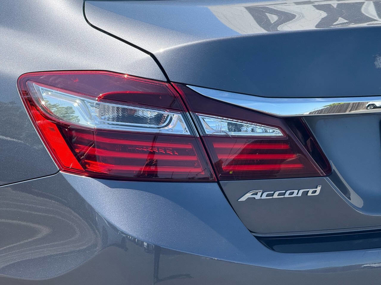 Used 2017 Honda Accord EX-L image 30