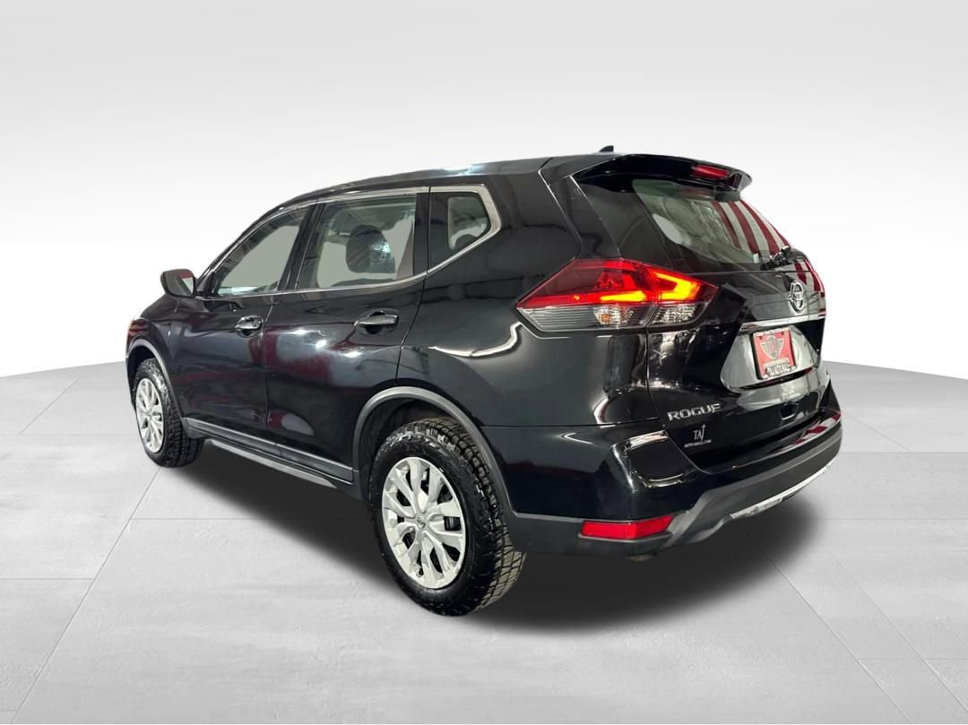 Used 2018 Nissan Rogue S image 7