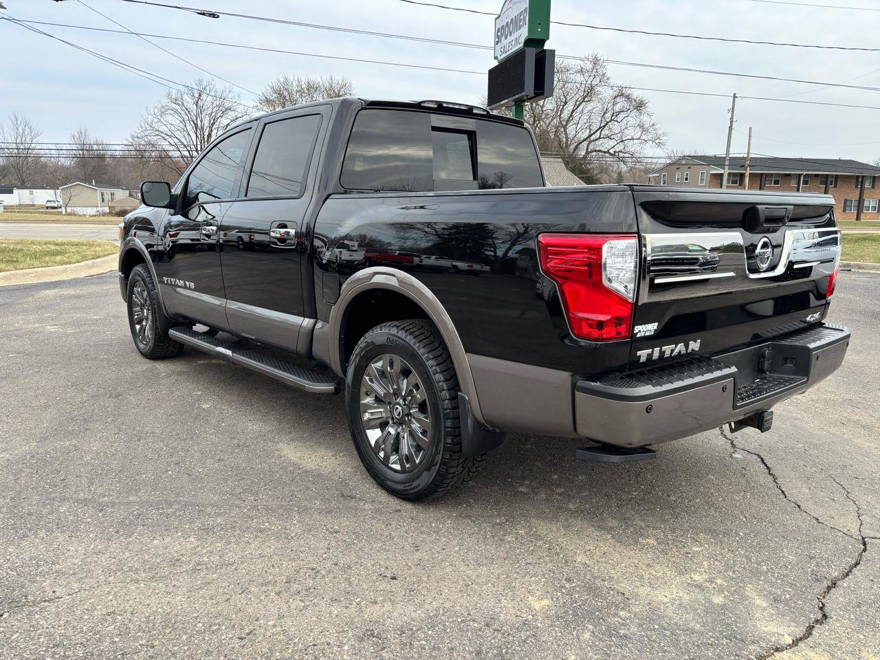Used 2018 Nissan Titan Platinum Reserve image 3