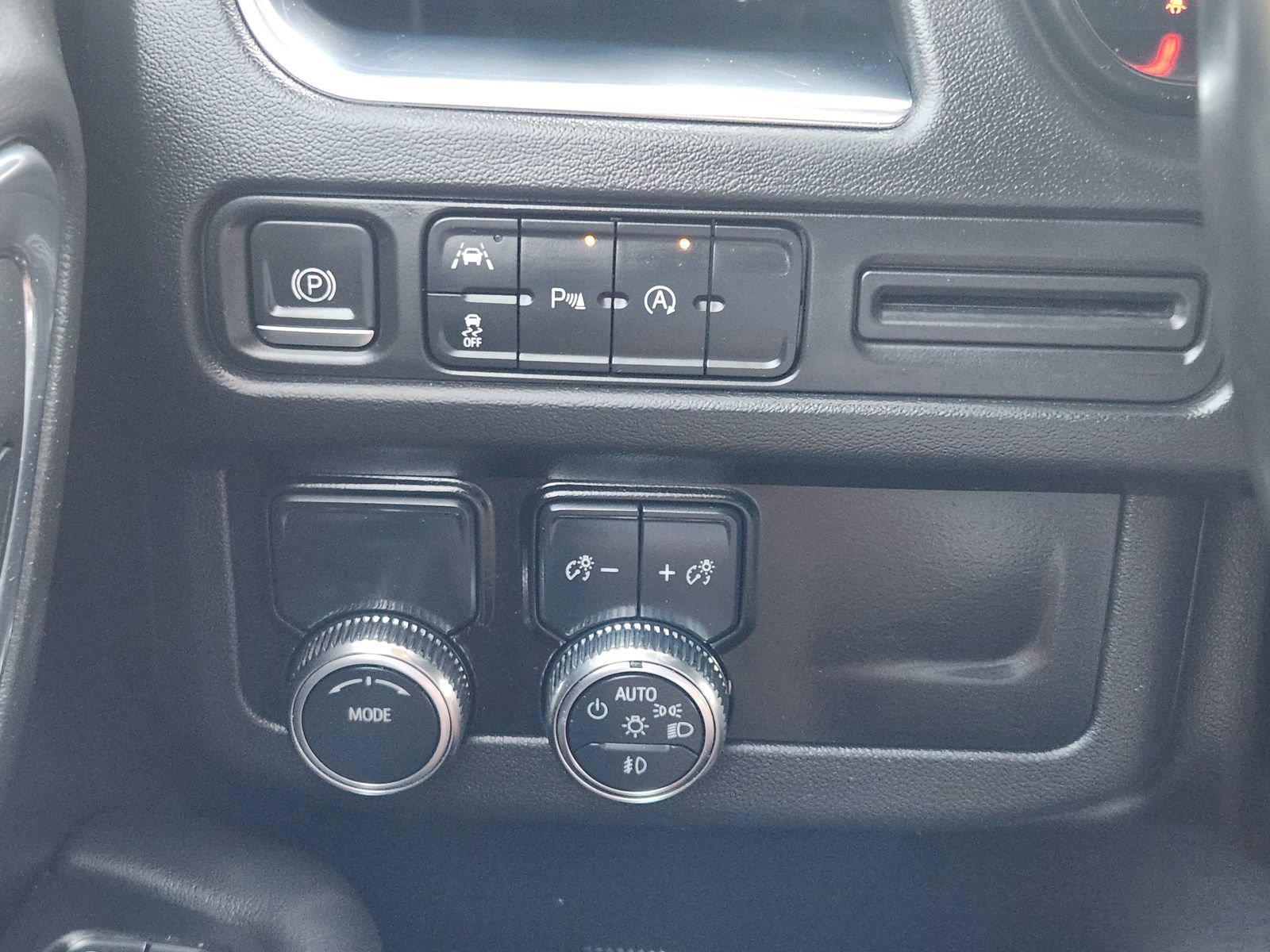 Certified 2023 GMC Yukon SLT RWD image 25