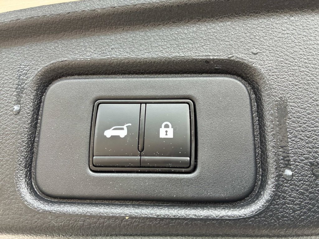 Used 2023 Nissan Pathfinder SL AWD/4WD image 14