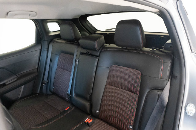 Used 2025 Nissan Kicks SR AWD/4WD image 6