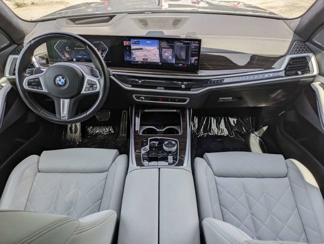 Used 2023 BMW X7 xDrive40i w/ Executive Package AWD/4WD image 16