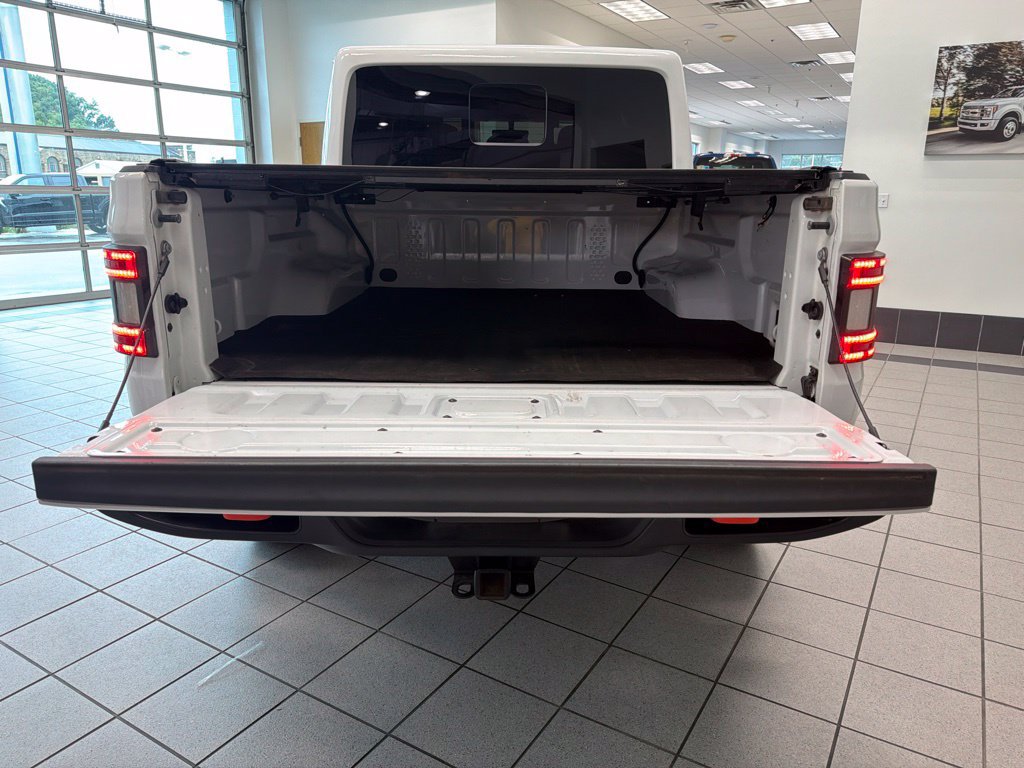 Used 2023 Jeep Gladiator Mojave w/ Trailer Tow Package AWD/4WD image 18