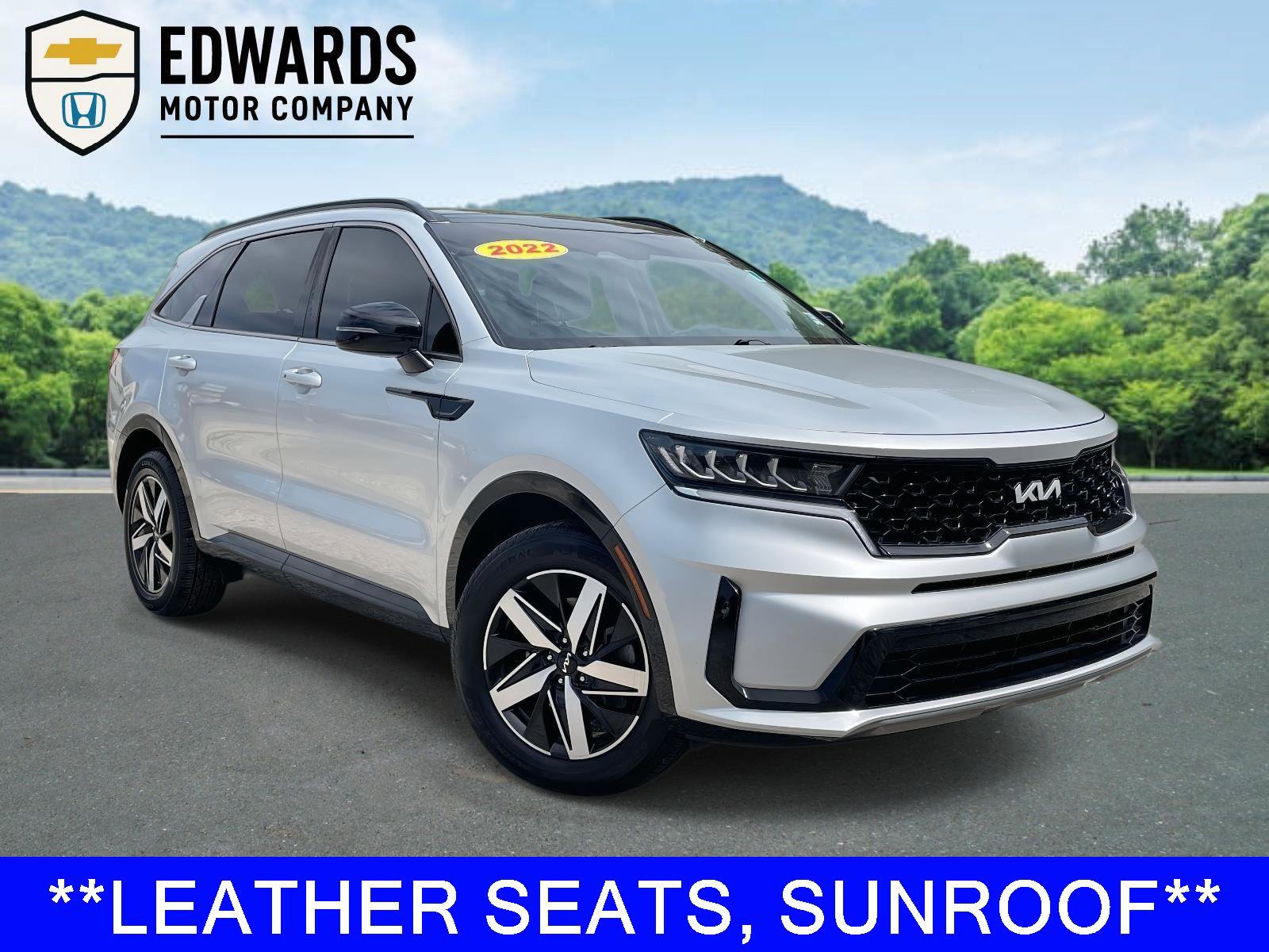 Used 2022 Kia Sorento S w/ Panoramic Sunroof Package image 1