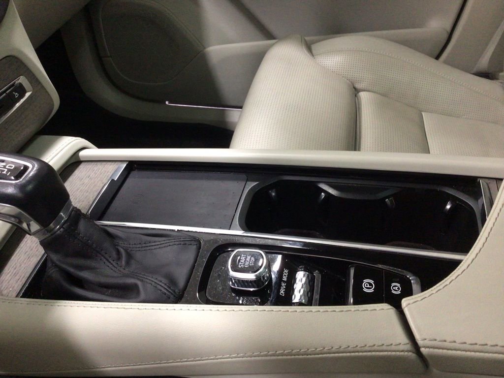 Used 2021 Volvo XC90 T6 Inscription w/ Advanced Package image 12