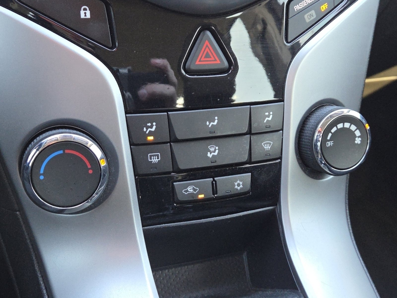 Used 2014 Chevrolet Cruze LT image 27