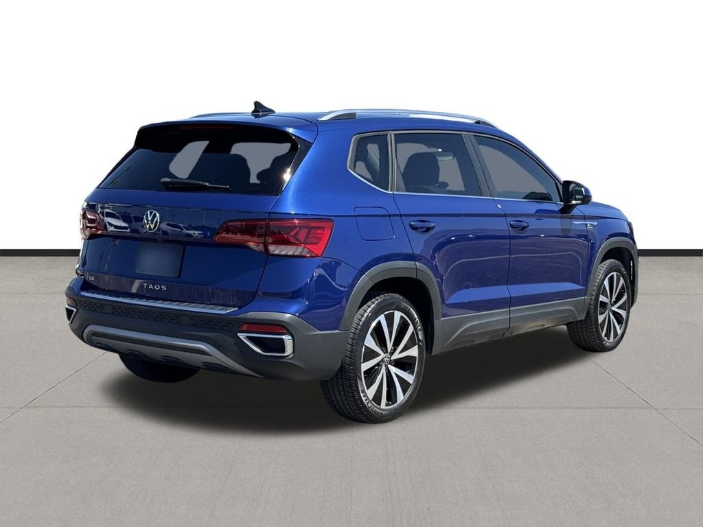 Used 2023 Volkswagen Taos SE FWD image 5