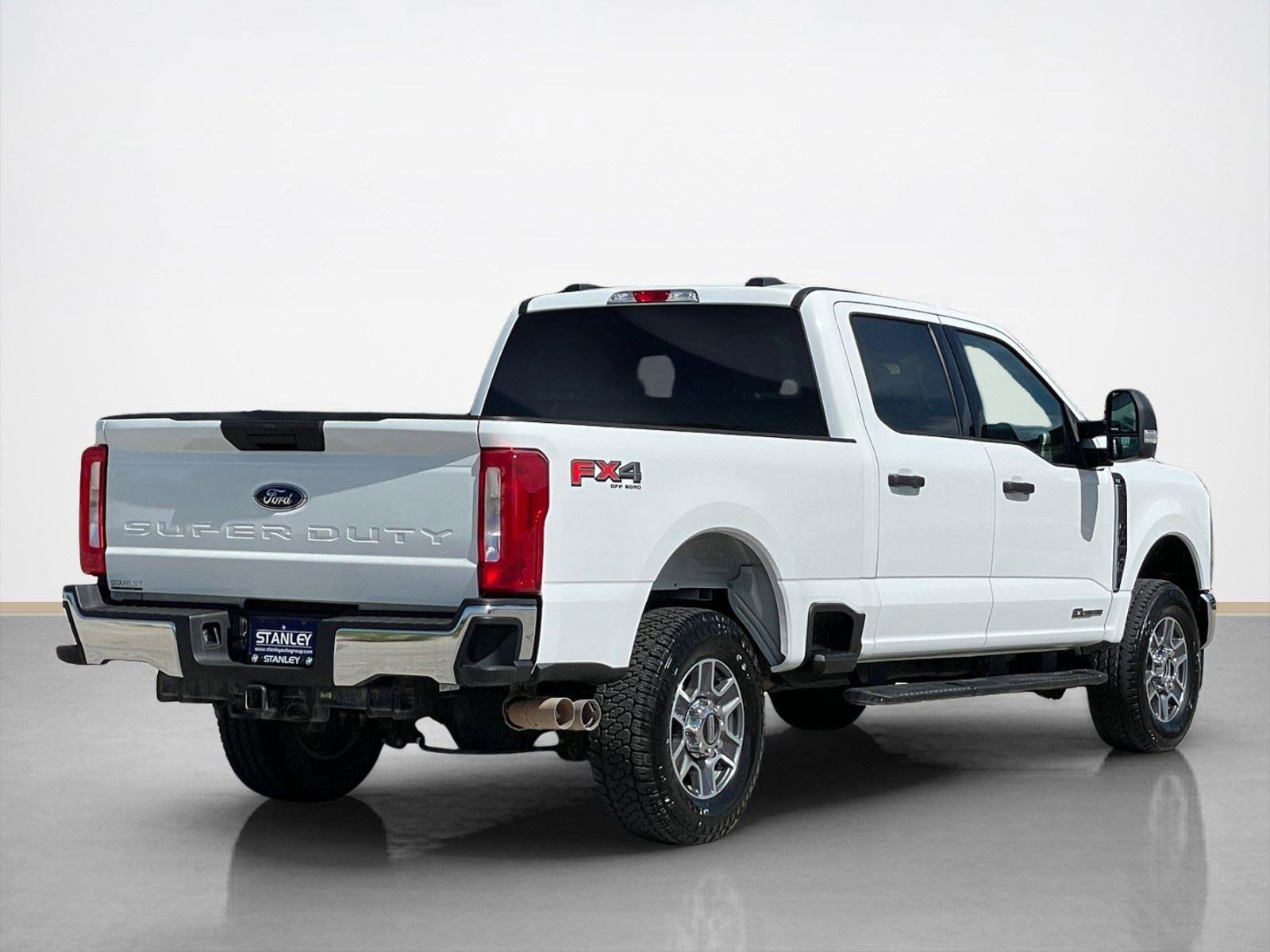 Used 2024 Ford F250 XLT w/ FX4 Off-Road Package AWD/4WD image 8