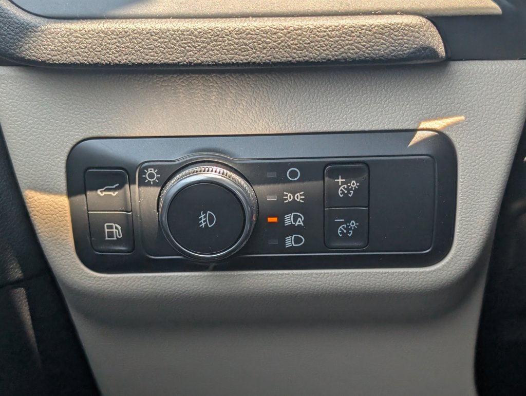 Used 2022 Ford Escape SEL FWD image 27