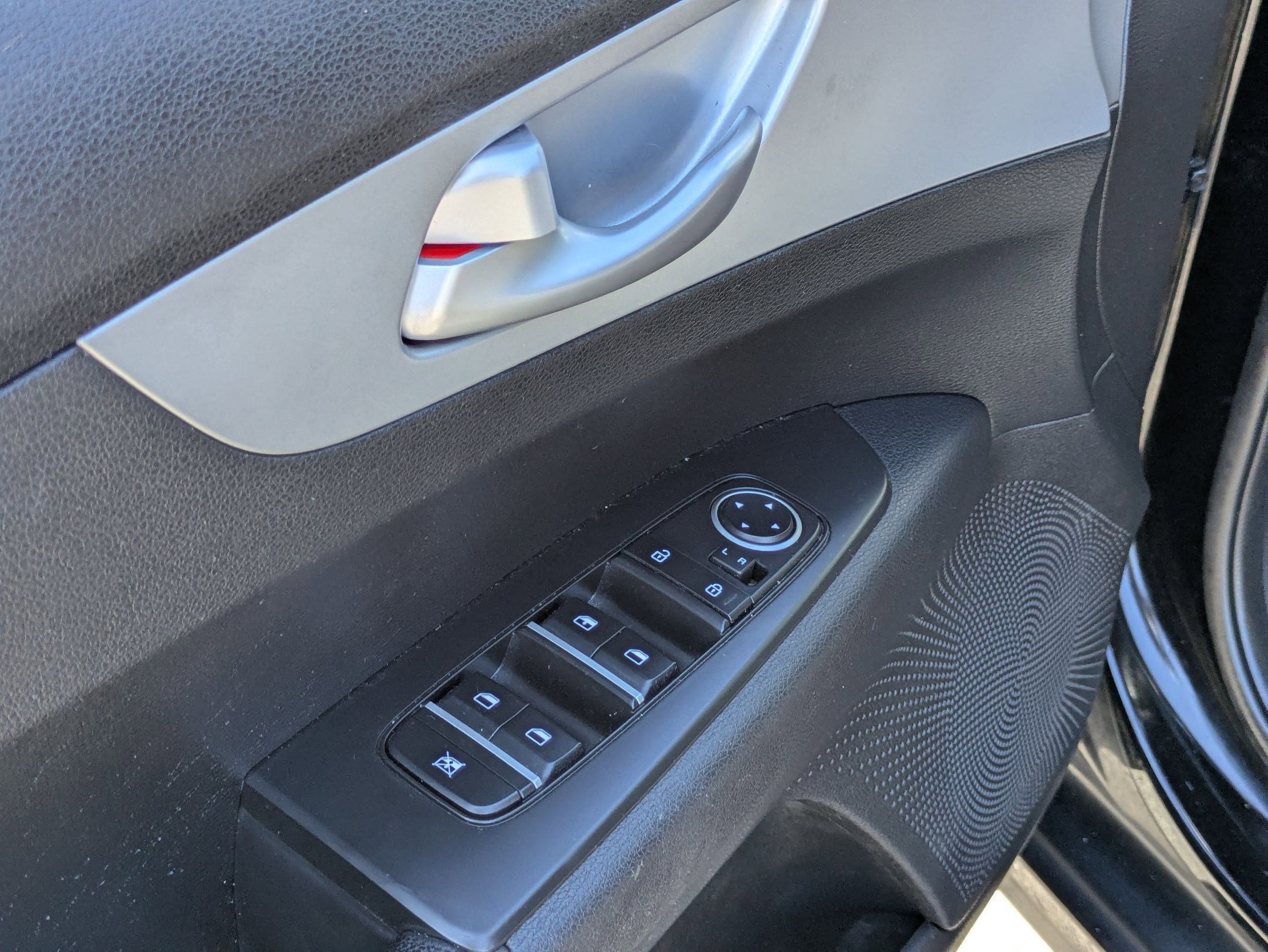 Used 2023 Kia Forte LX image 12