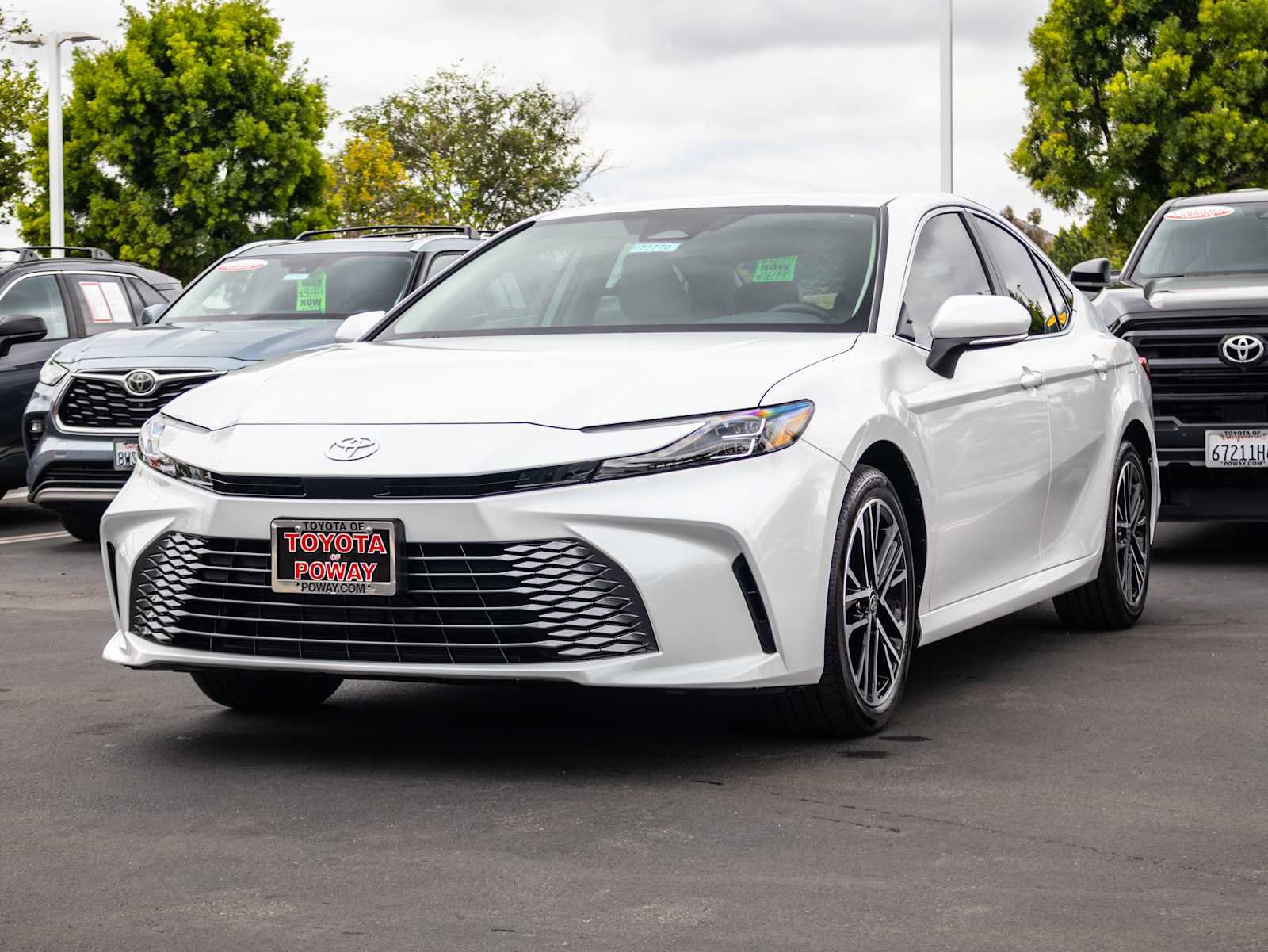 Used 2026 Toyota Camry XLE FWD image 3